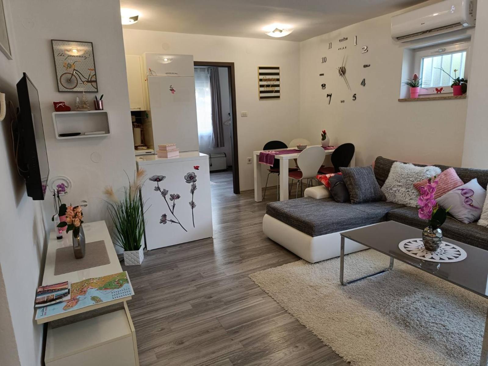 Apartments Mary & Free Parking Rovinj Quarto foto
